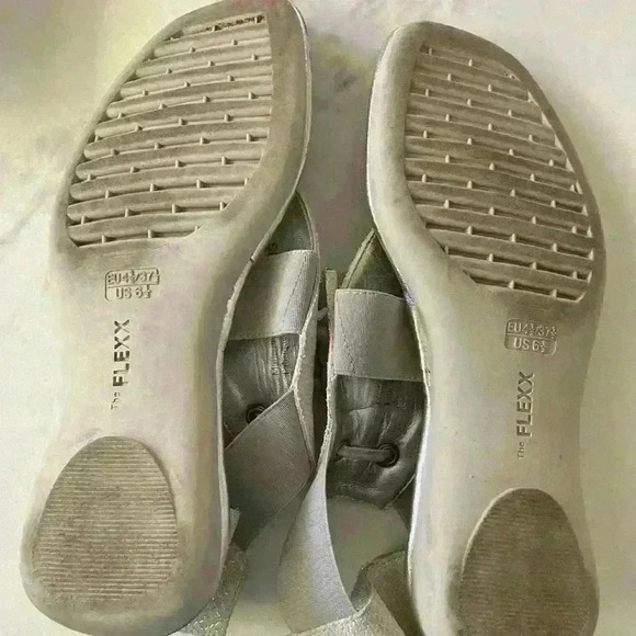 The Flexx Sandals Women’s Size 6.5 Grey Silver Snakeskin  Ankle strap Flat - Picture 12 of 12